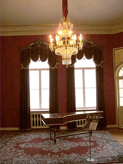 Schloß Waldenburg - Bel-Etage - Ecksalon, Wandbespannung